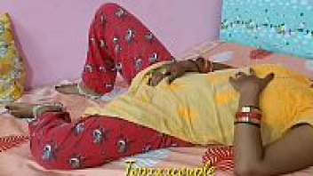 โป๊xอินเดีย เห็นนอนเงี่ยนอยู่เห็นทีต้องช่วยเย็ดให้หายเงี่ยน เล่นกระเด้าหีซะมันส์เพลินจนแตกในเลยทีเดียว
